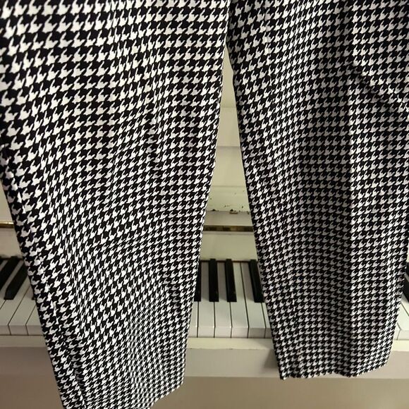 H&M Black and White Houndstooth Cropped Pants 6 - Picture 12 of 16